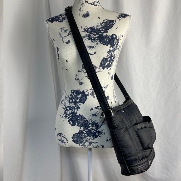 B.Ø.C GILBERTON PUFFER CROSSBODY / SHOULDER BAG • BLACK • PERFECT CONDITION - Picture 3 of 12